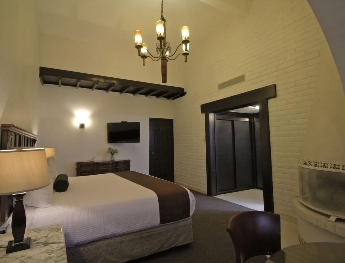 Hotel Del Rio นาโวฮัว ภายนอก รูปภาพ